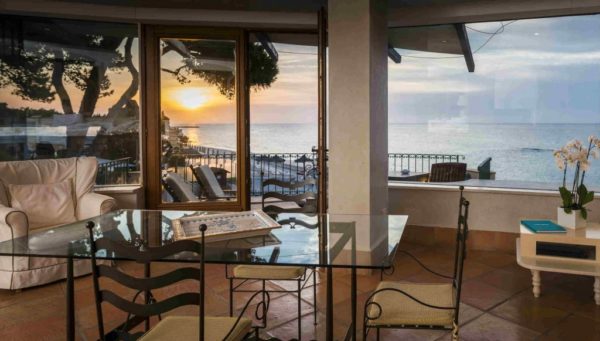 A high-octane, luxury incentive package at Villa Del Parco
