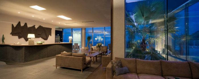 ALH Bellevue lobby (less than 512 KB)