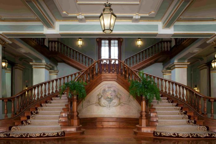 Vidago Palace Staircase (less than 512KB)