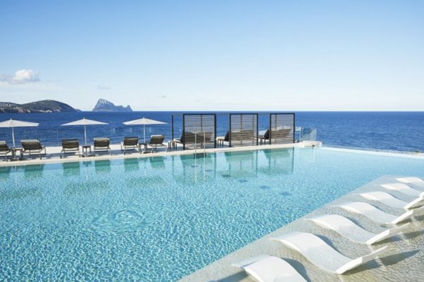 7Pines Kempinski Ibiza donates holidays to NHS staff